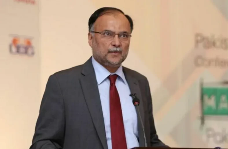Pakistan’s Fiscal Deficit Falls to 2.6%, Lowest in Two Decades: Ahsan Iqbal